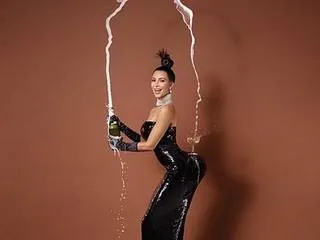 What’s Hot: What’s the big deal with Kim Kardashian’s butt?